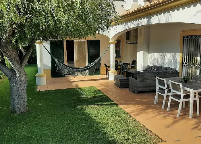 Villa White Sands - Private Oasis, Heated Pool, Beaches & Strip Nearby